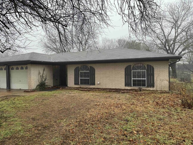 Building Photo - 503 Creek St
