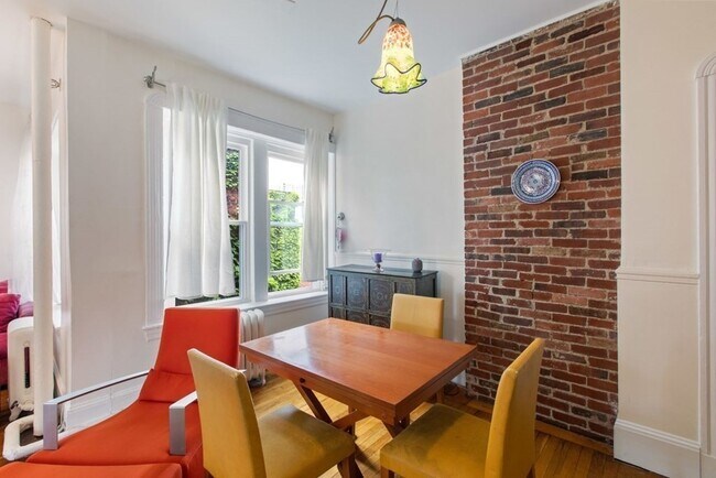 Building Photo - 37 Revere St