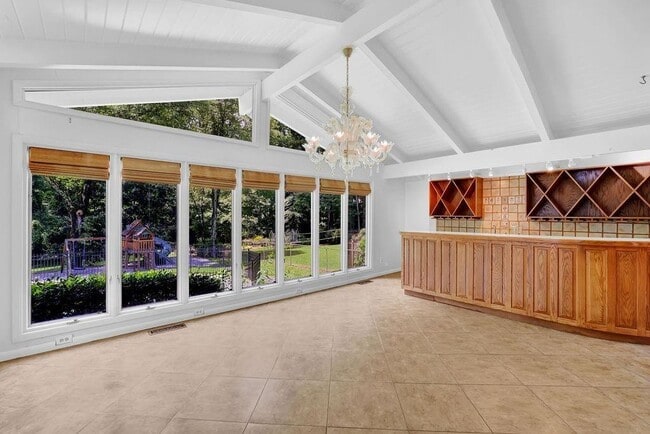 Building Photo - 505 River Valley Rd NW