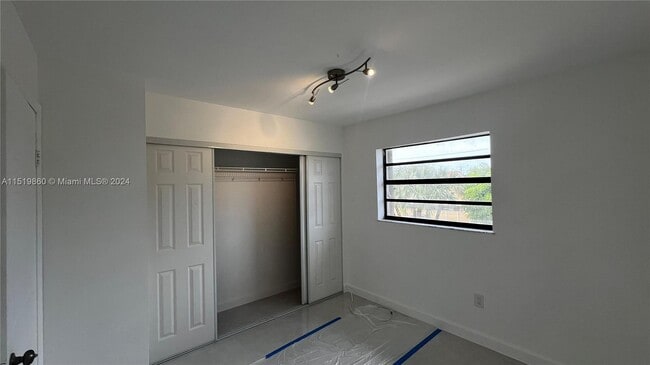 Building Photo - 2790 W 60th St