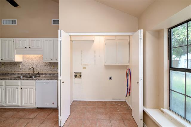 Building Photo - 2521 Liberty Ln