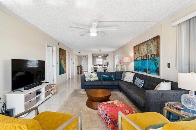 Building Photo - 719 Pinellas Bayway S