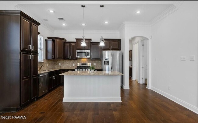 Building Photo - 100 Deysbrook Ln