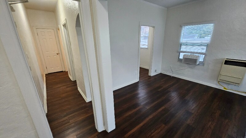 Building Photo - 1216 W Court St