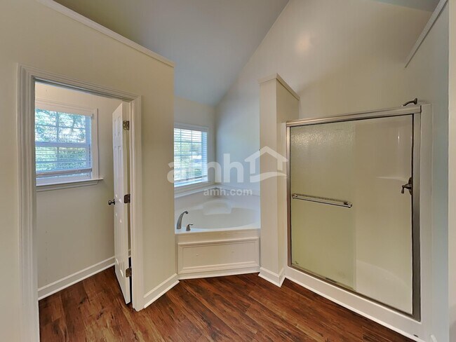 Building Photo - 3047 Romain Trail