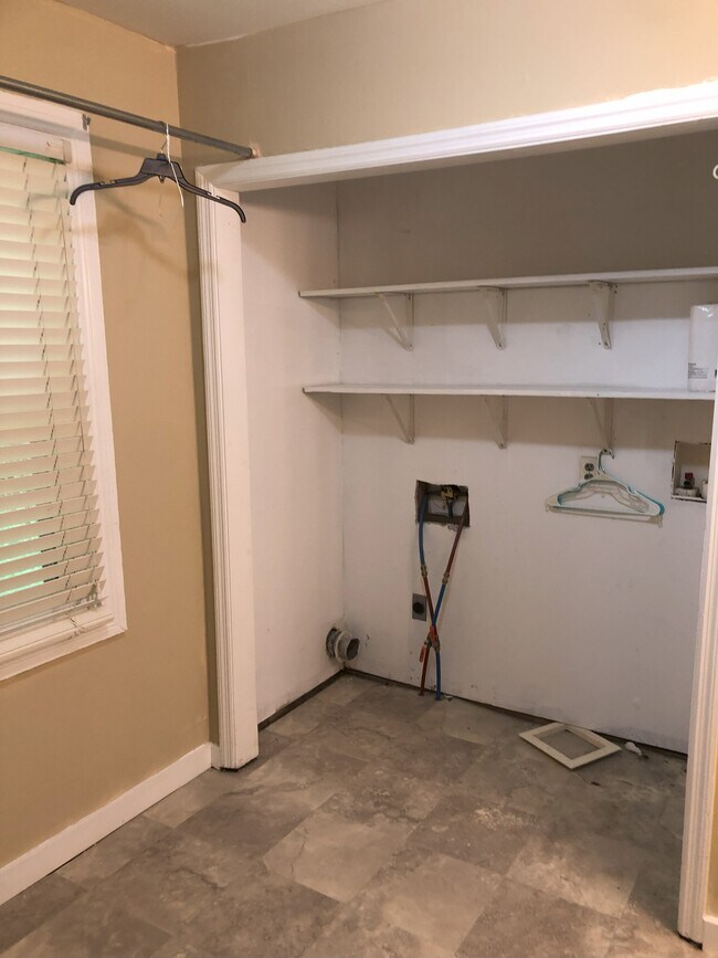 Building Photo - 703 Buford Hwy