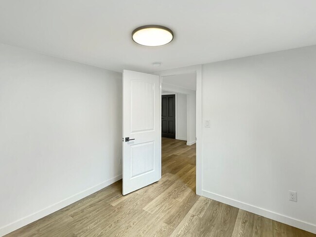 Building Photo - 1516 N 7th St