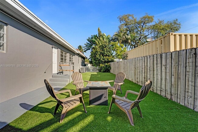 Building Photo - 529 NW 8th St