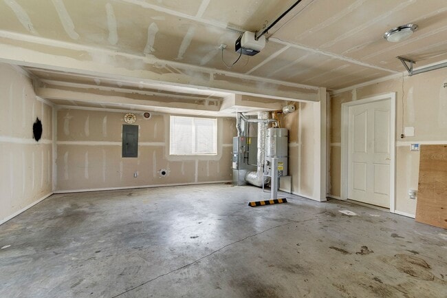 Building Photo - Spacious 2+ Bedroom Home on Corner Lot in ...
