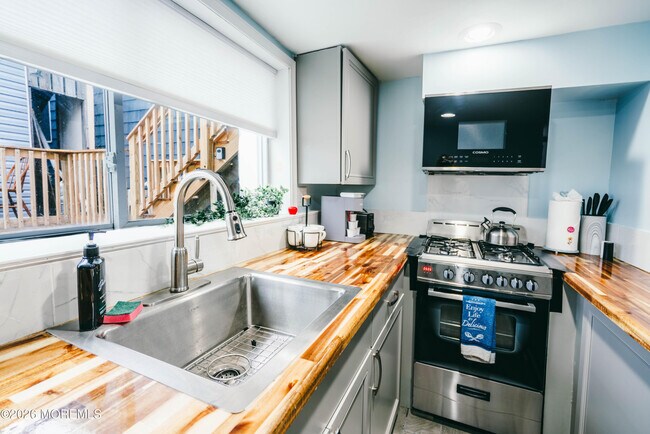 Building Photo - 13 Decatur Ave