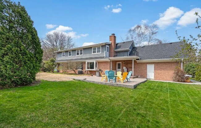 Building Photo - 3223 W Fleur De Lis Dr