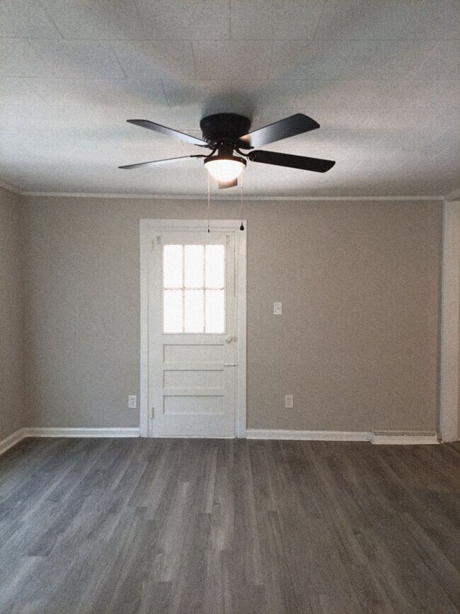 Building Photo - Cozy 3 Bedroom Home with Fenced Yard – Available Now in Augusta!