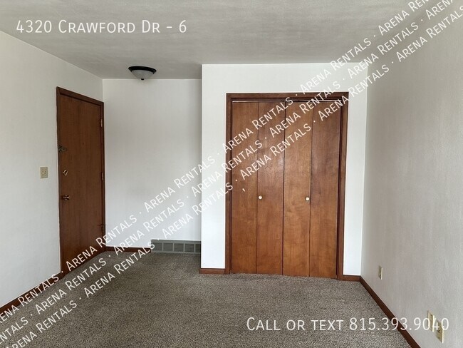 Building Photo - 4320 Crawford Dr