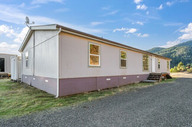 Building Photo - 1756 Tolman Creek Rd