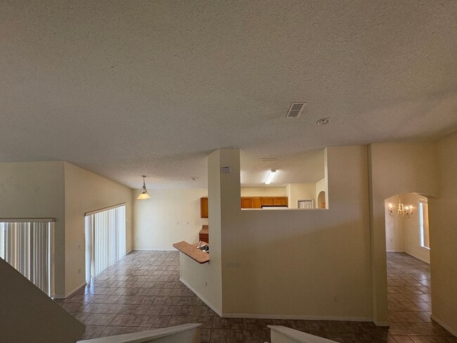 Building Photo - 2 Story Home. 3bed/3bath home/bonus room