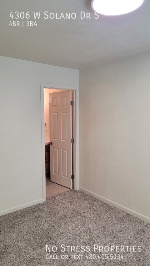 Building Photo - 4306 W Solano Dr S