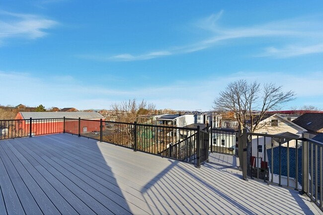 Building Photo - 238 Webster St