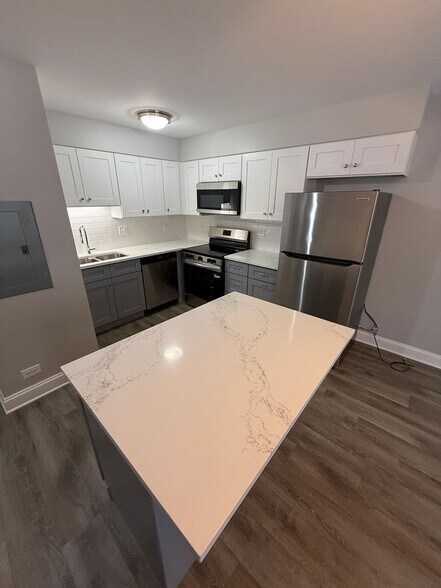 Building Photo - 744 W Gordon Ter