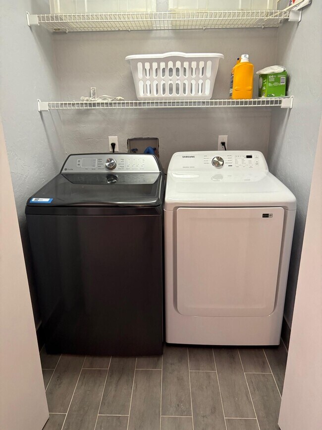 Building Photo - 419 E Atlantic Ave