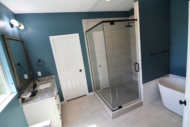 Building Photo - Zachary School District!  Trendy, 3 bedroom, 2.5 bath home in coveted Marshall Bonds Subdv