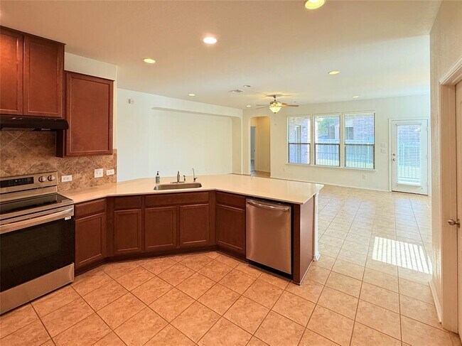 Building Photo - 1140 Yellow Iris Rd