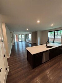 Building Photo - 3255 Carlisle St