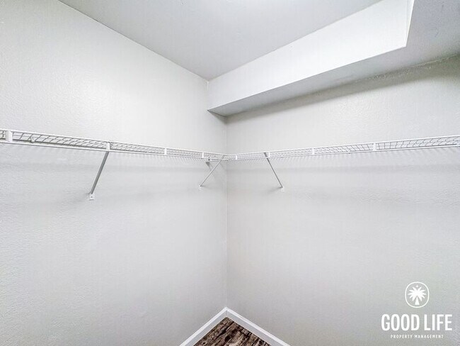 Building Photo - 3440 Lebon Dr