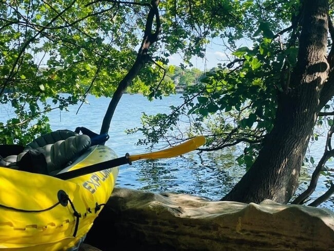 Building Photo - 54 Rainey St