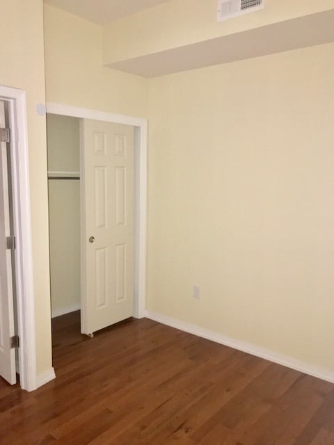 Building Photo - Great 2BR/1BA Queen Village Apartment Available Now