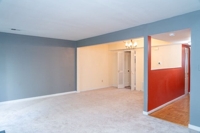 Building Photo - 1054 Cheshire Ct