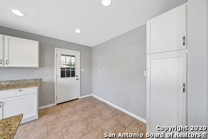 Building Photo - 308 E Cheryl Dr