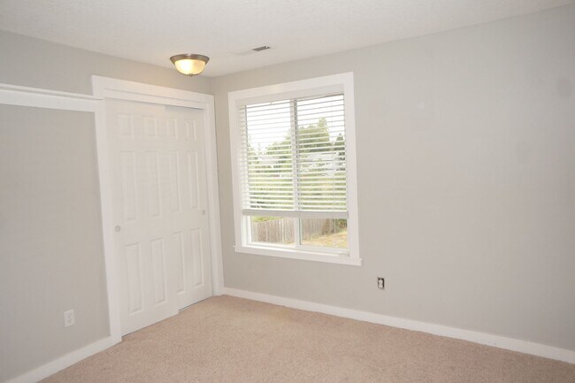 Building Photo - 10602 SW Windsor Pl