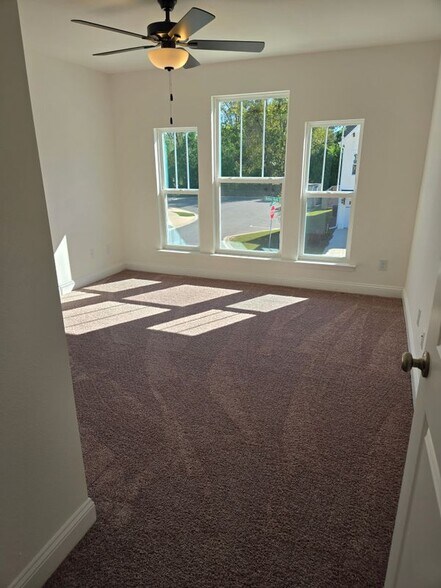 Building Photo - 5684 Native Oak Dr