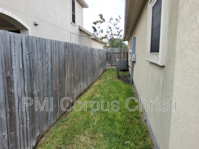 Building Photo - 4009 Cimarron Lake Dr