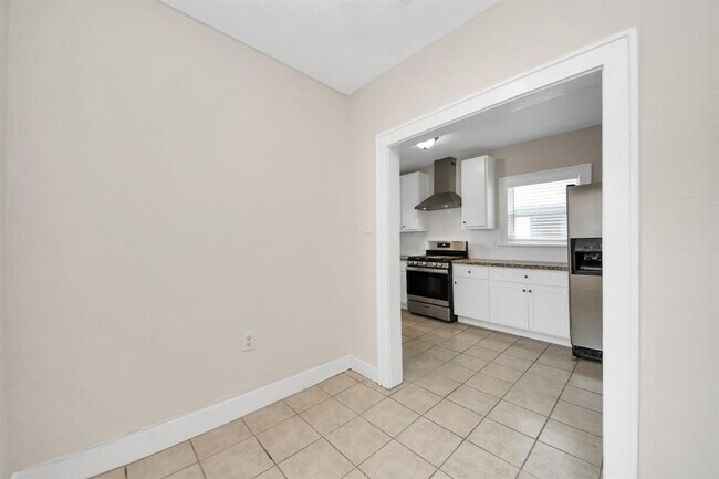 Building Photo - 2622 Rosedale St