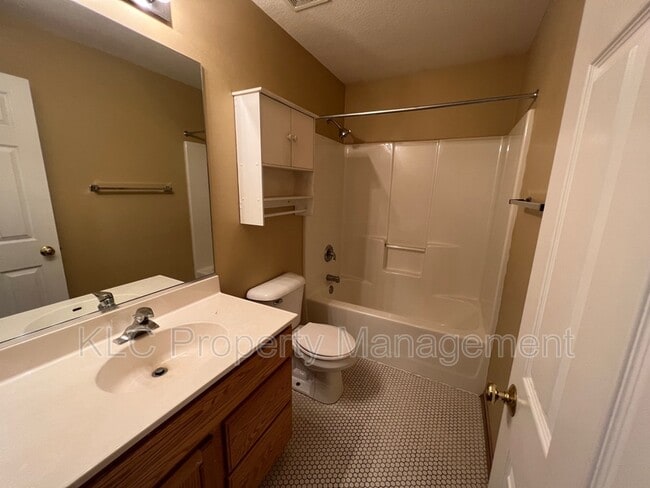 Building Photo - 7764 Beech Tree Ln