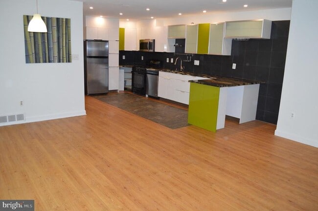 Building Photo - 10026 Fair Wds Dr