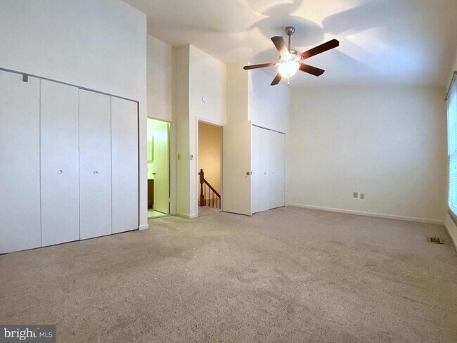 Building Photo - 1110 S Kenwood Ave
