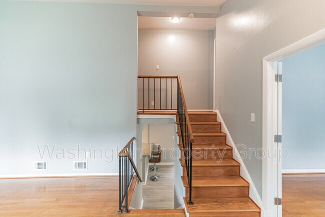 Building Photo - 4232 Linden St