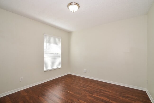 Building Photo - 8000 Stirrupwood Ct