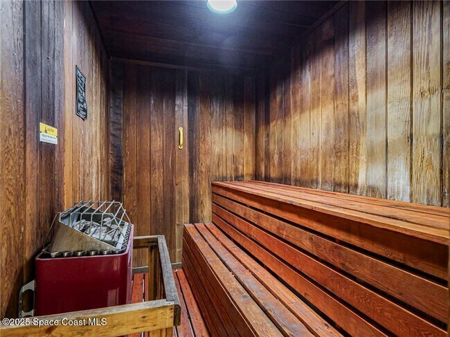 Building Photo - 47 Woodland Dr