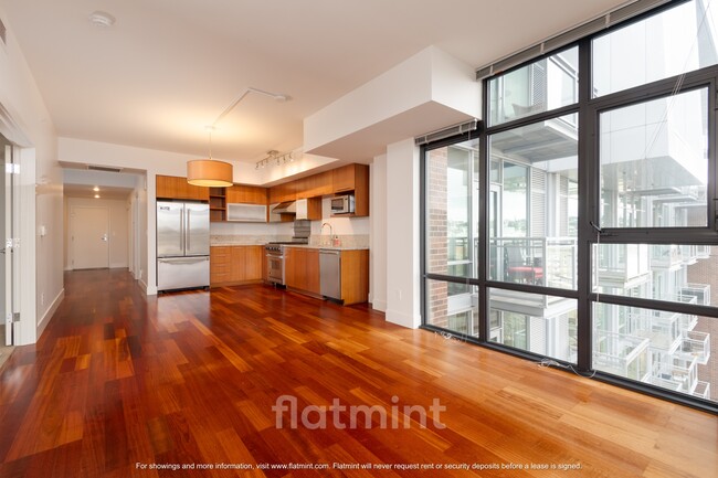 Building Photo - 2911 2nd Ave