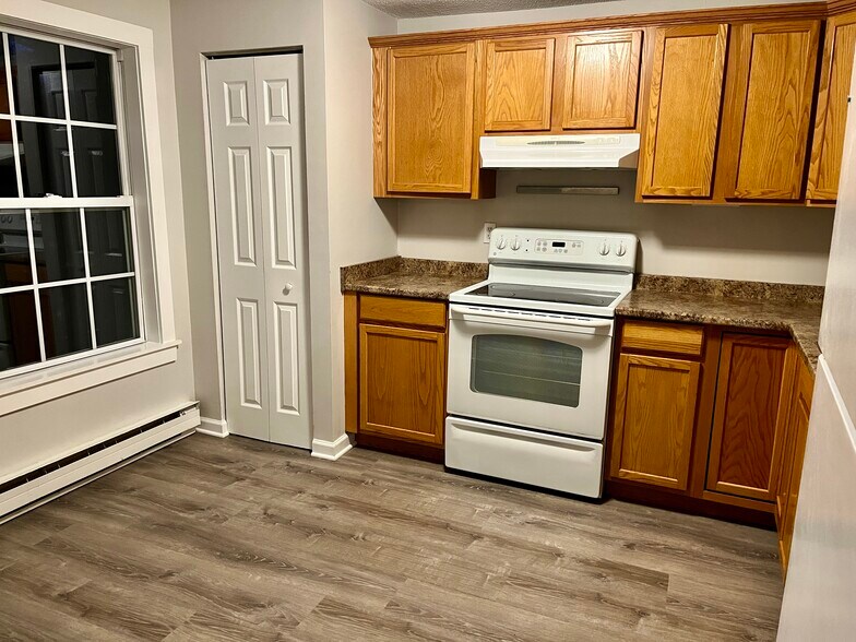 Building Photo - 83 Heather Rdg