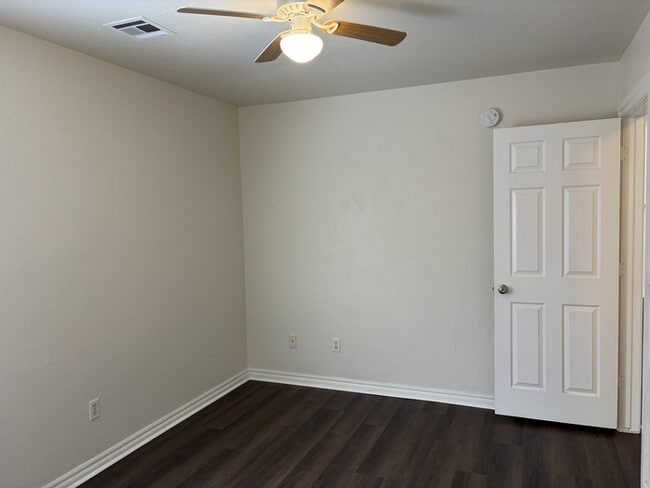Building Photo - 4813 SE 89th Terrace