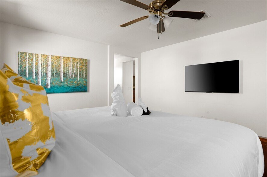 Building Photo - 16220 W La Ventilla Way