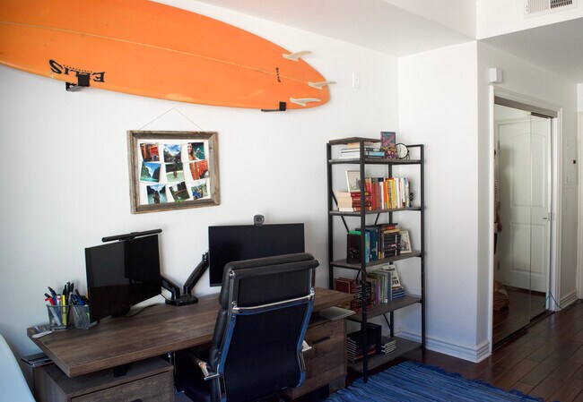 Building Photo - 1410 N Curson Ave
