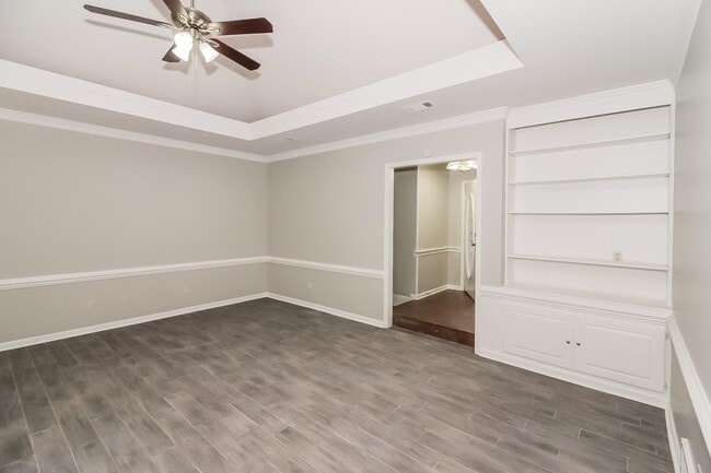 Building Photo - 4237 Monterey Dr