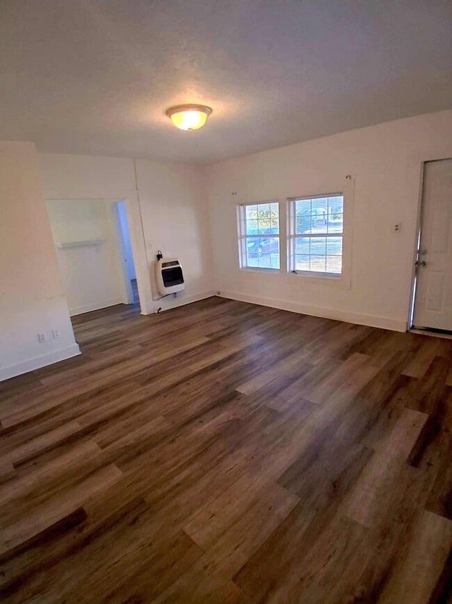 Building Photo - Charming 2 Bedroom, 2 Bath Home in the Heart of Jacksonville! - Move-In Special: ½ off first mont...