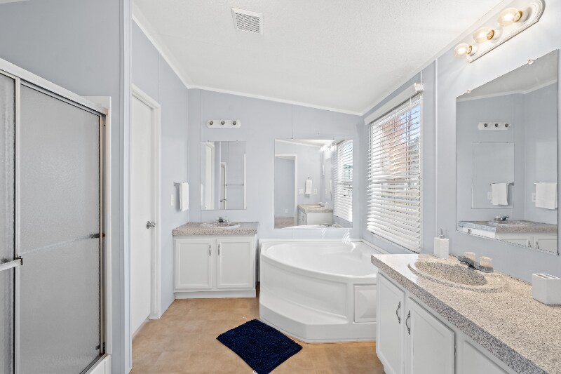 Building Photo - 12701 Paradise View Ct W