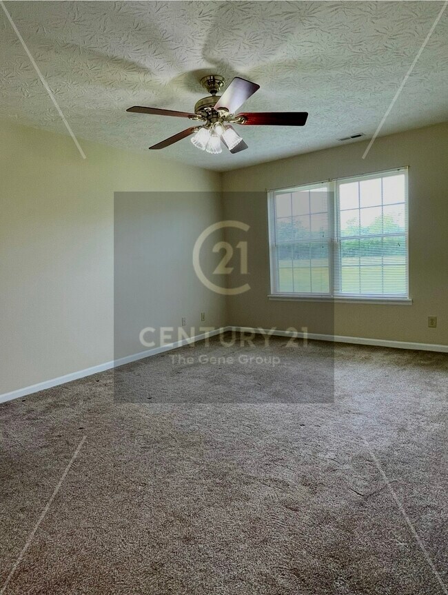 Building Photo - 103 Zinfandel Dr